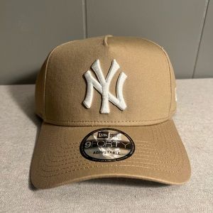 New Era New York Yankees 9FORTY A-frame seasonal snapback
